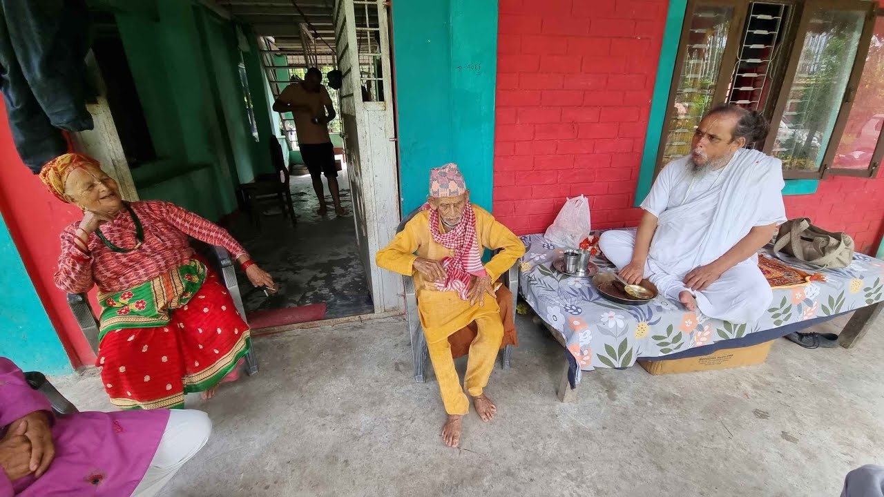 माता पिताको दर्शनार्थ   जन्मस्थलमा  जगद्गुरु महाराज श्री
