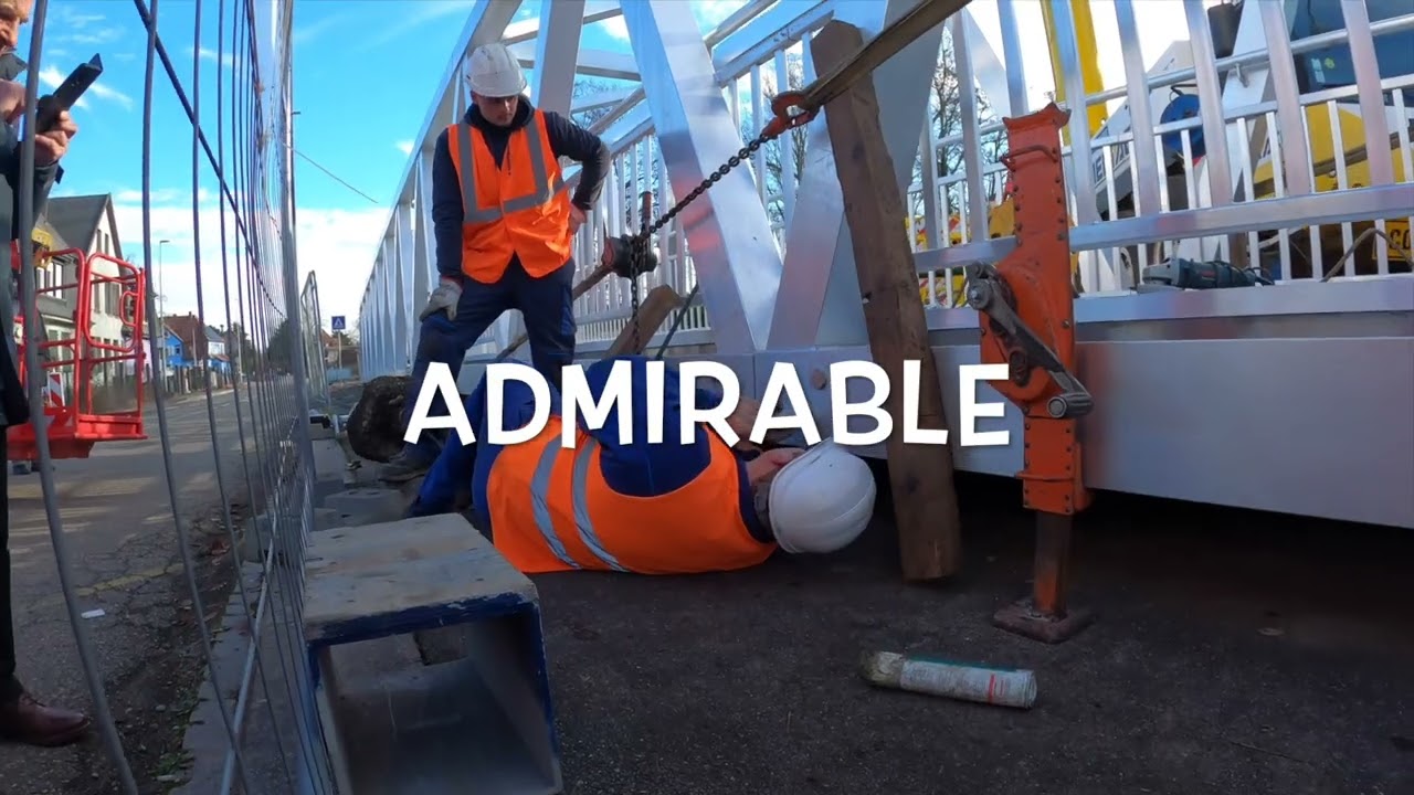 Une nouvelle passerelle à Staff