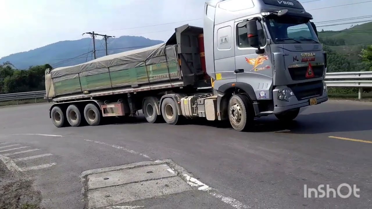 Nhìn những bác tài lảo luyện trên đèo phượng hoàng thật đẹp mắt...