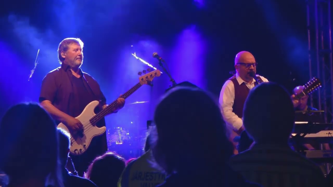 Leavings Orkesteri Solistinaan Timo Rautiainen - Itkisitk&ouml; Onnesta
