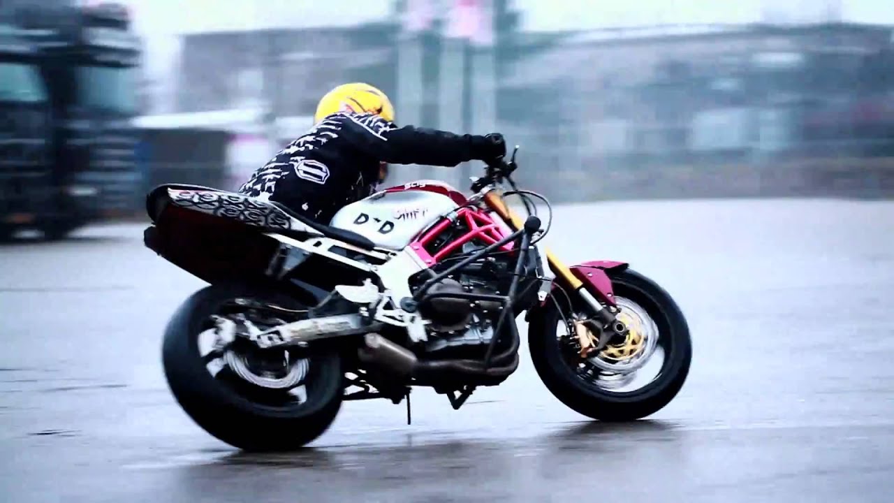 STUNTER 13 - AMSTERDAM 2011 / DIRECTED BY: MICHAEL POLLACK