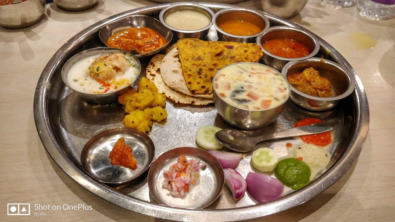 Unlimited Veg Thali for Rs 140 Only at Chetna Dining Hall | Nashik Food Tour