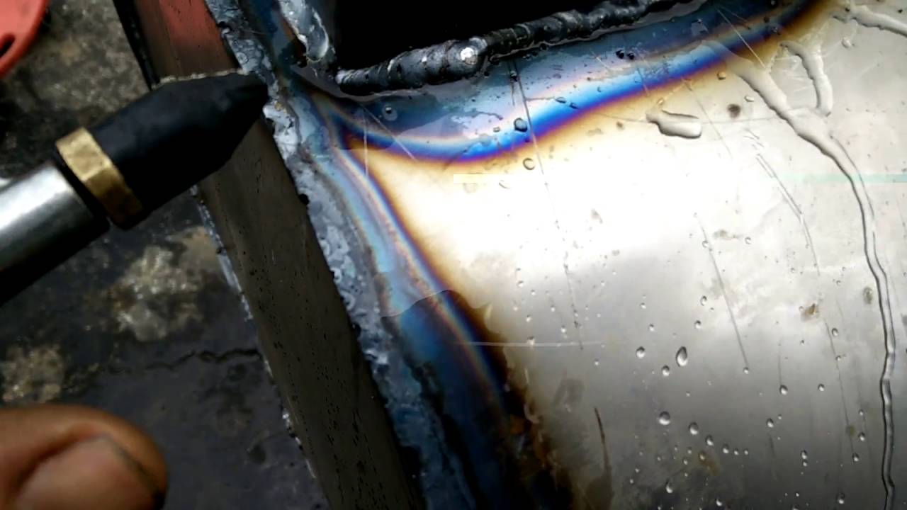 Using compressed air for leak testing