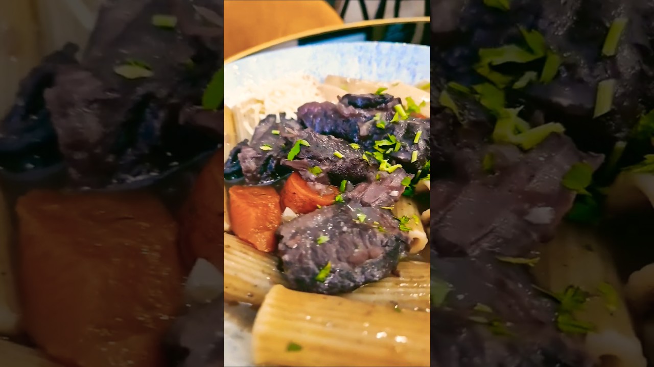 Daube accompagnée des pâtes ! menu du jour ! Bon appétit 😋👍👌