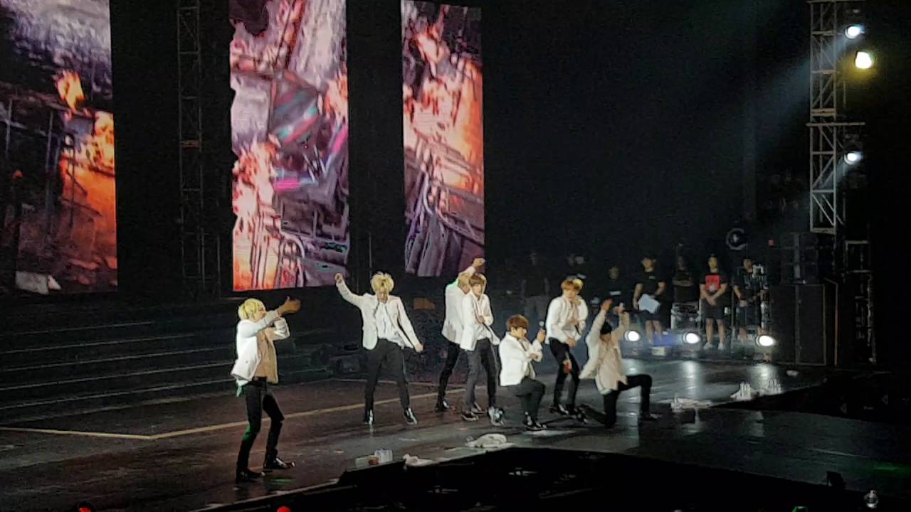 [FANCAM] 073016 BTS Epilogue in Manila - Boy In Luv