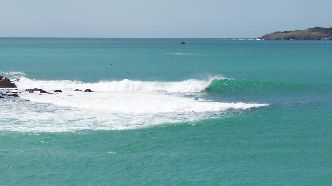 Boas ondas na Ilha do Pontal em 31/08/2023 (Nobroo)