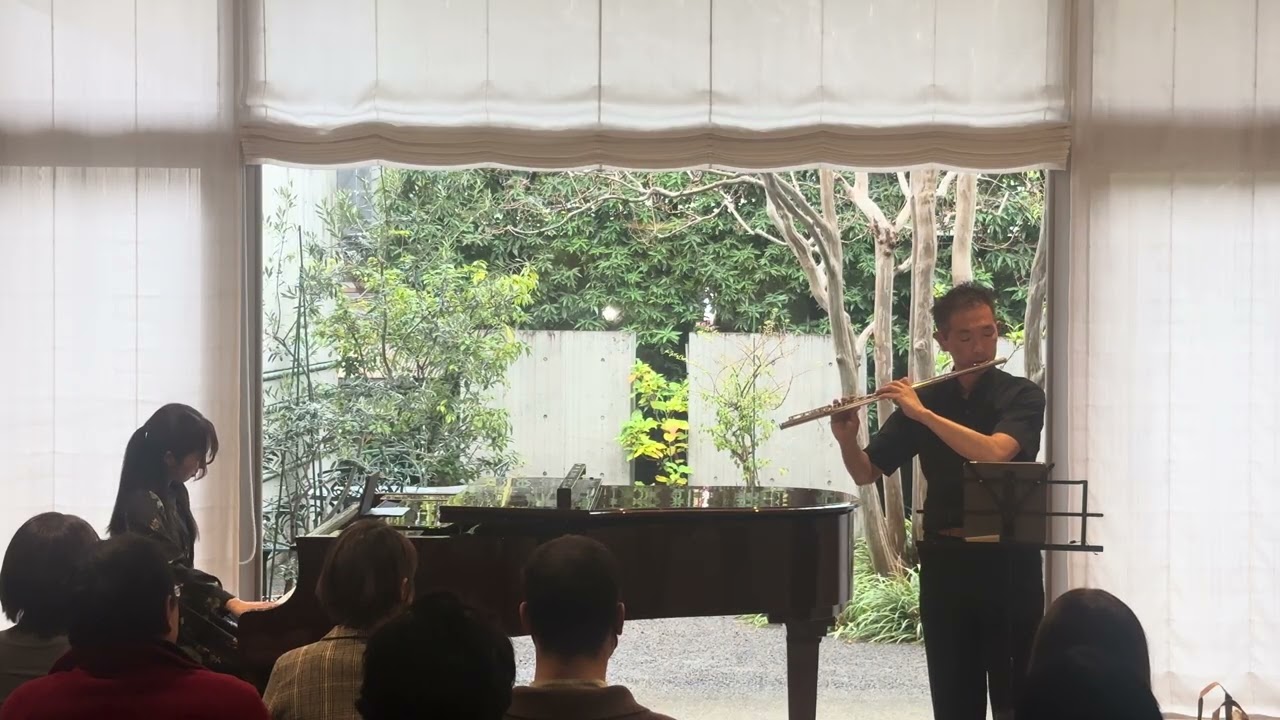 Earth ソロコンサート20251214 at ピアノサロンAO 伴奏 土井菜摘