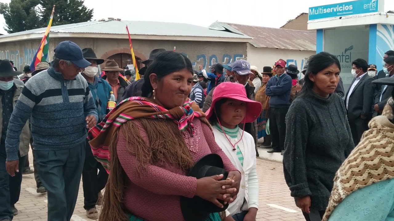 desfile de aniversario de municipio san andres de machaca 7 de mayo