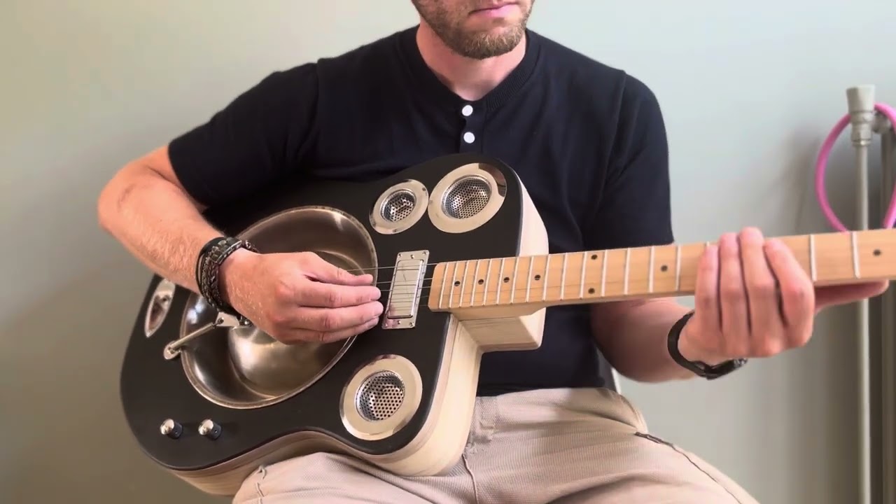 Smokey Guitars, Dogbowl Resonator Guitar (open E tuning amateur playing)