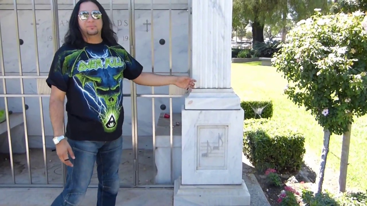 RANDY RHOADS GRAVE 2013 - Visitando Tumba Guitar Legend, Mountain View, Ozzy Osbourne, Quiet Riot