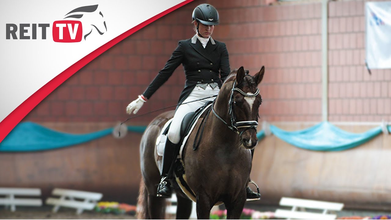 EQUIVA-Nachwuchsreiterin Laura reitet ihre erste S-Dressur | EQUIVA Dressur-Gala 2015
