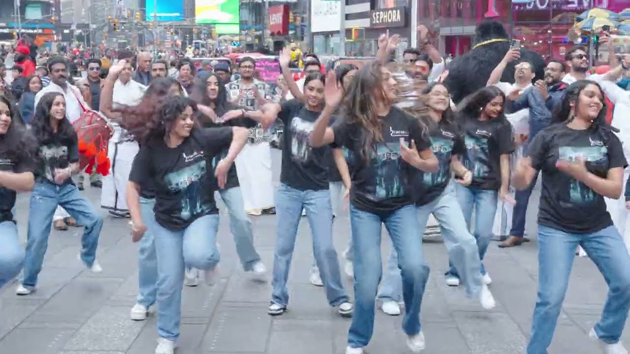 Mohanlal Fans At Time Square | empuran | mohanlal | Time Square