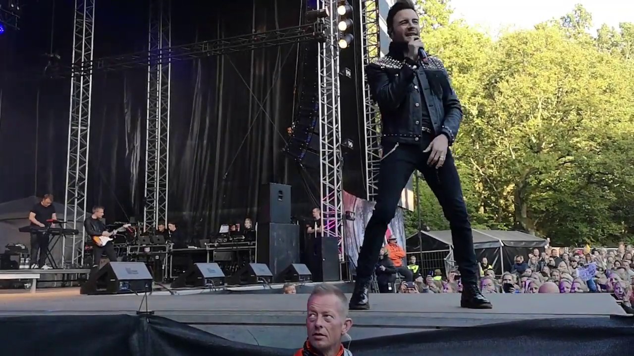 Westlife - Nibe Festival, Denmark - Another One Bites the Dust / Radio Gaga - The Twenty Tour