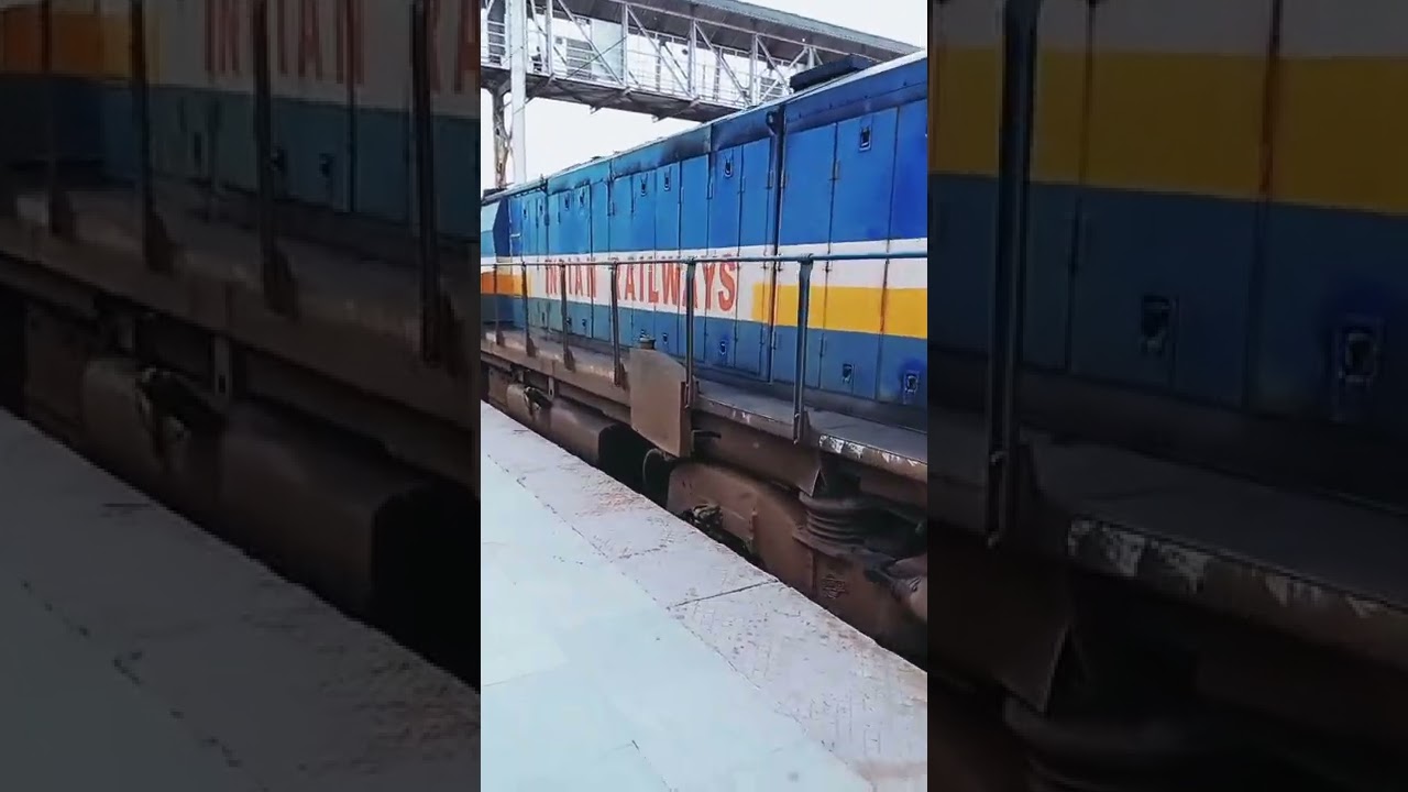 Ashram express ahmedabad to old delhi #indianrailways #ahmedabadjunction #train #shorts #video 🚉