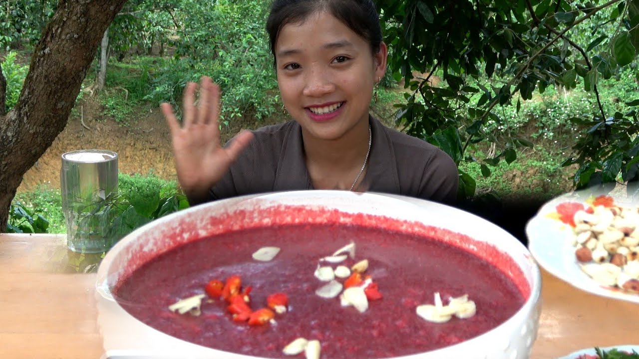 Tô Tiết Canh Khổng Lồ Hơn 3KG Liệu Có Làm Khó Được Em Thảo