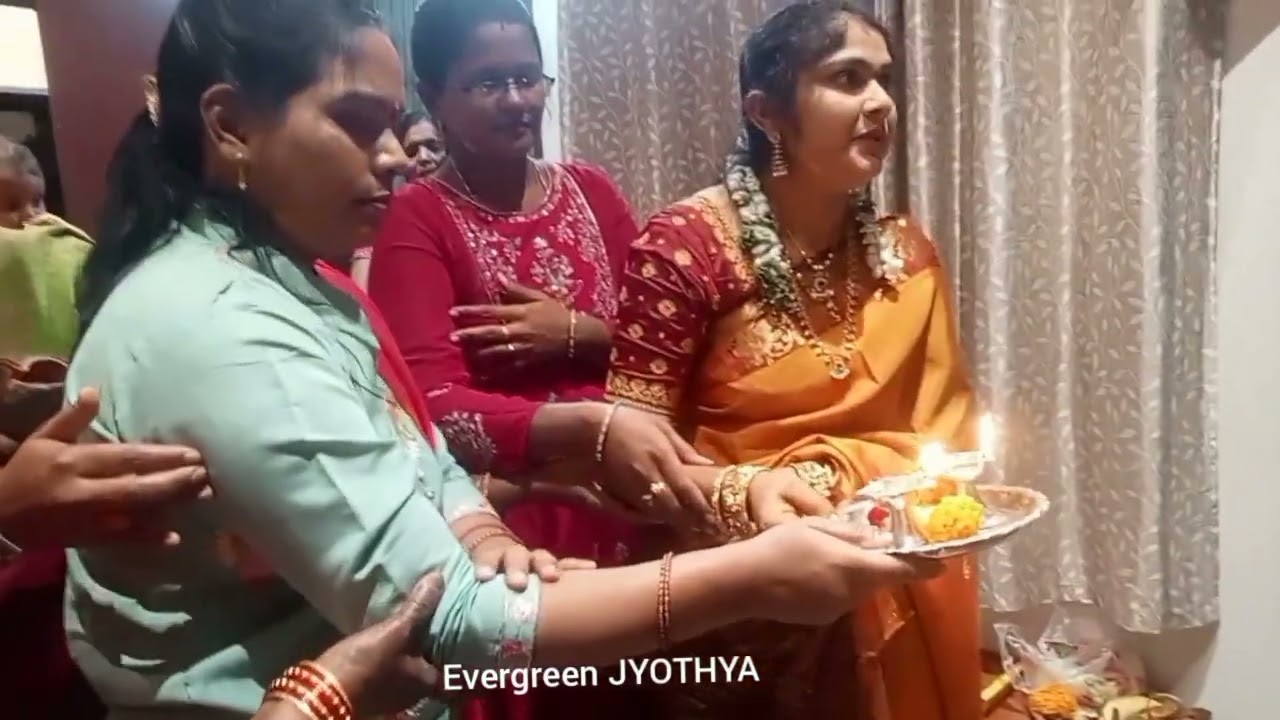 యే డుశనివారాల వ్రతం సందర్బంగా#శ్రీదేవి గారి ఇంటిలో#పారాయణం#హారతులు#trending #youtube 