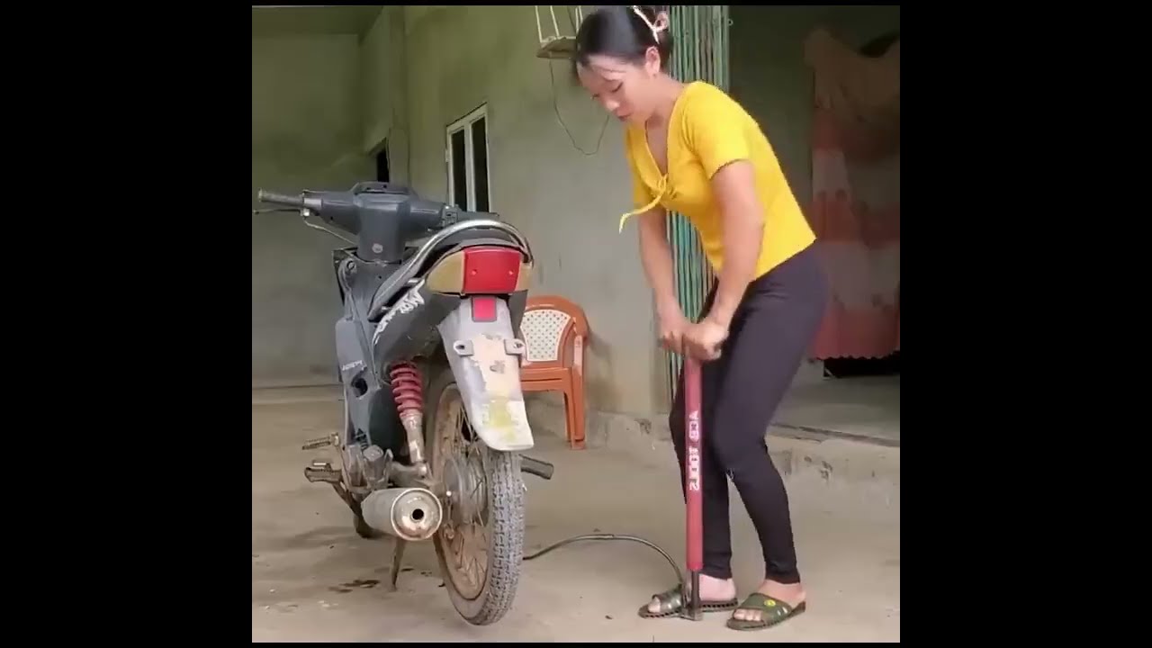 From Scrap to Shine! Girl Restores an Abandoned Motorbike 