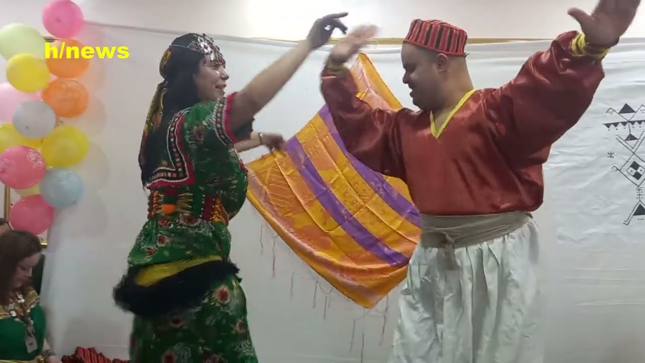 Danse kabyle - Ballet Thiwizi à Aht Ouelhadj à Ait Bouaddou 
