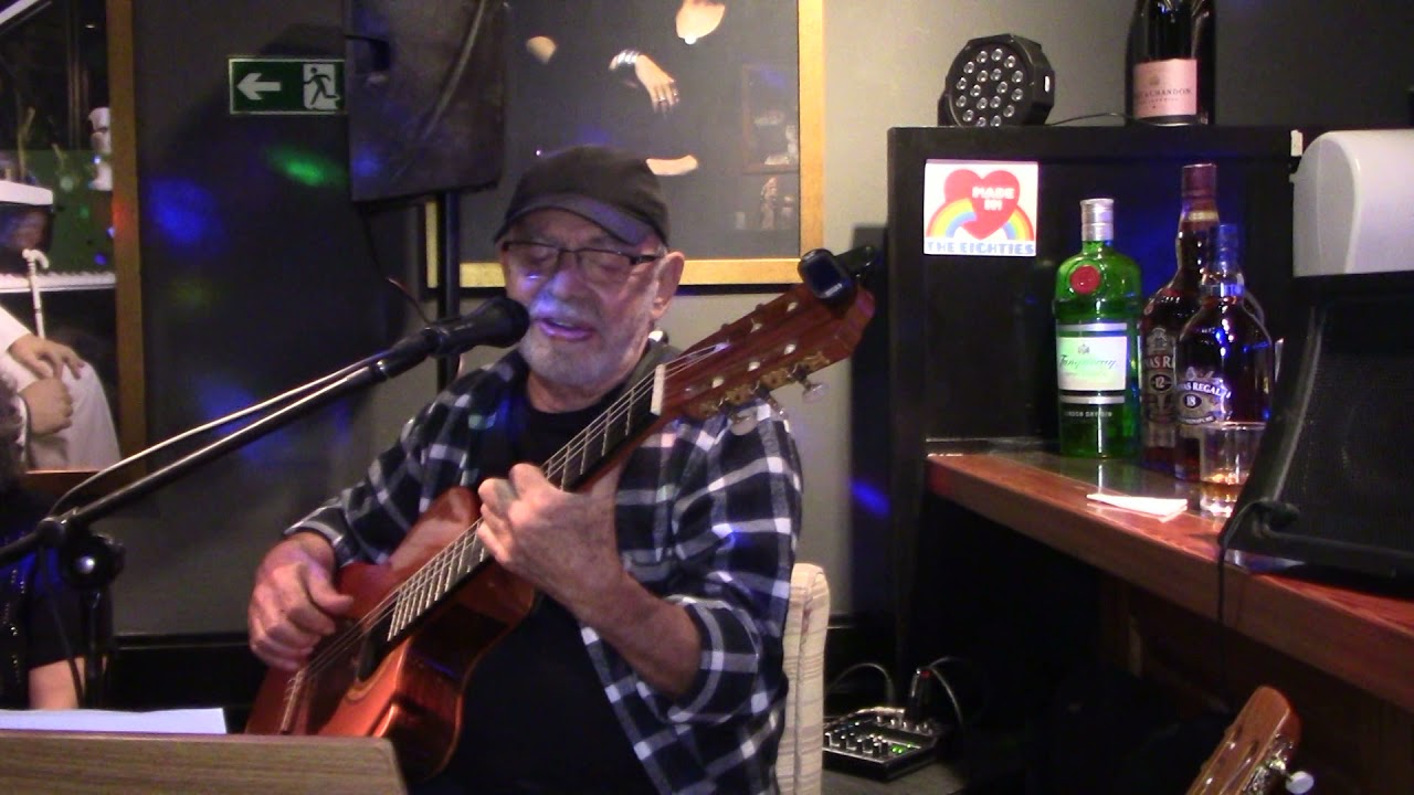 ( Carlos Colla ) O Show Voz e Violão / Produção: João Luiz Azevedo