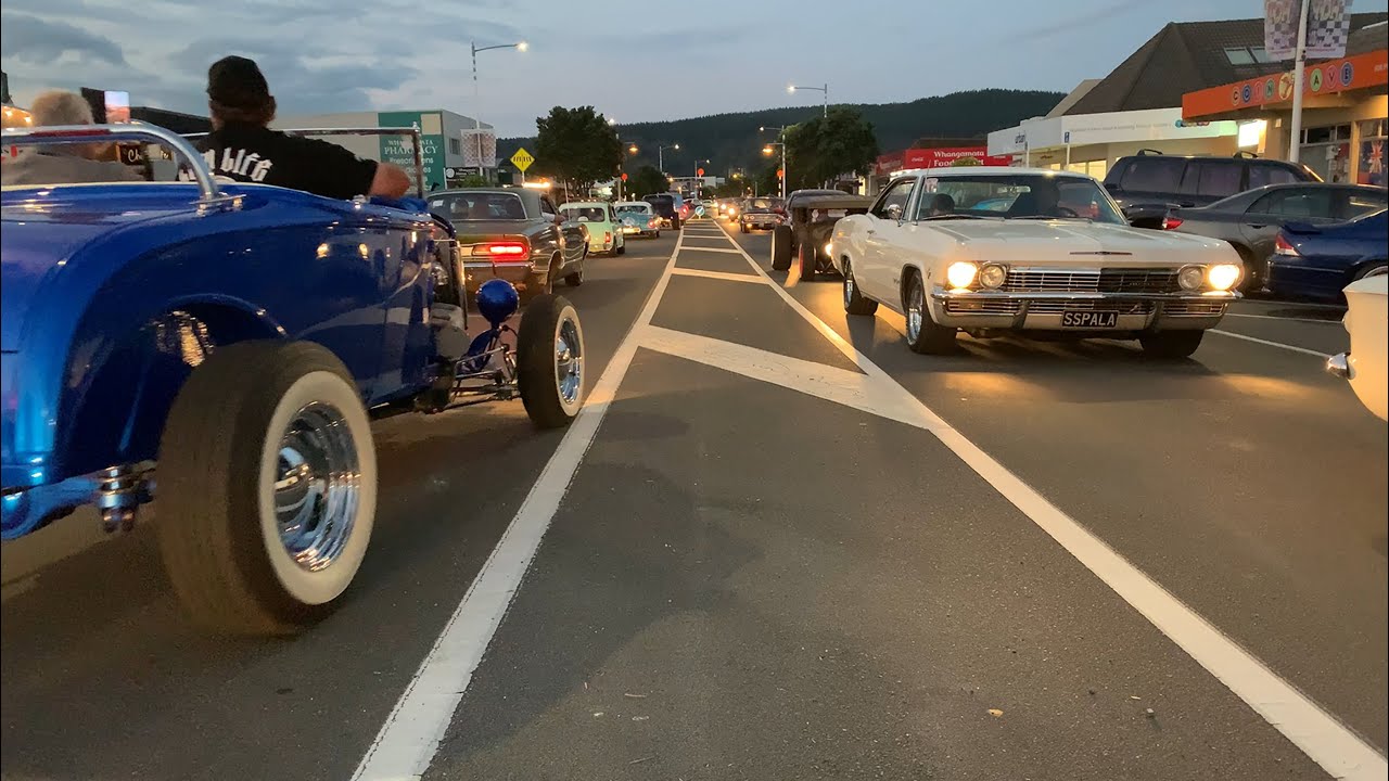 BEACH HOP 2021 (Car Show - Day 1 of 5) EVENING STREET CRUISING in WHANGAMATA, New Zealand
