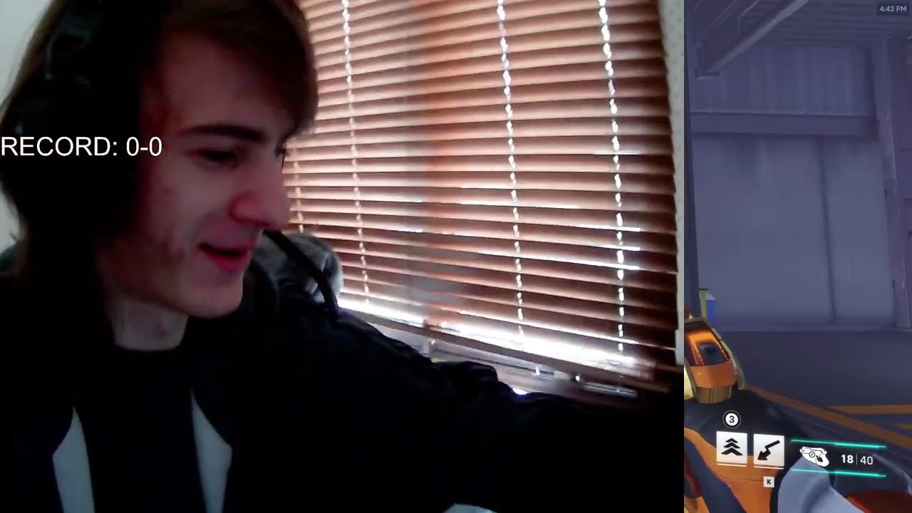 Пират семь минут борется с английским языком