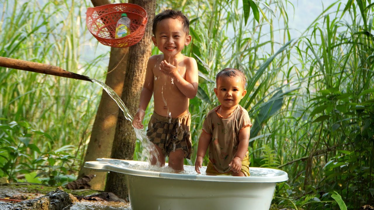 Building a pigsty - Finishing the floor - Bathing my son | Farm life