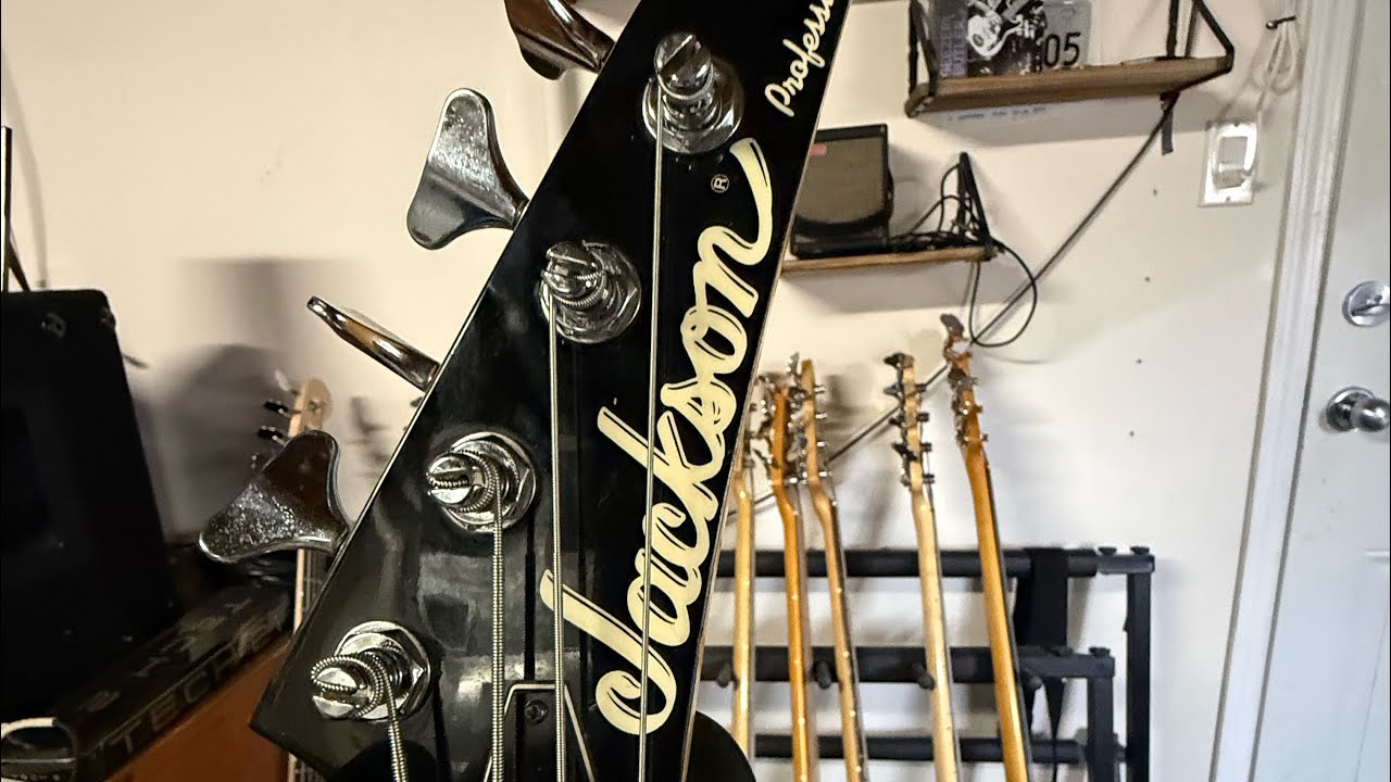 Sum41 - Over my head (better off dead) BASS COVER 1992 MiJ Jackson