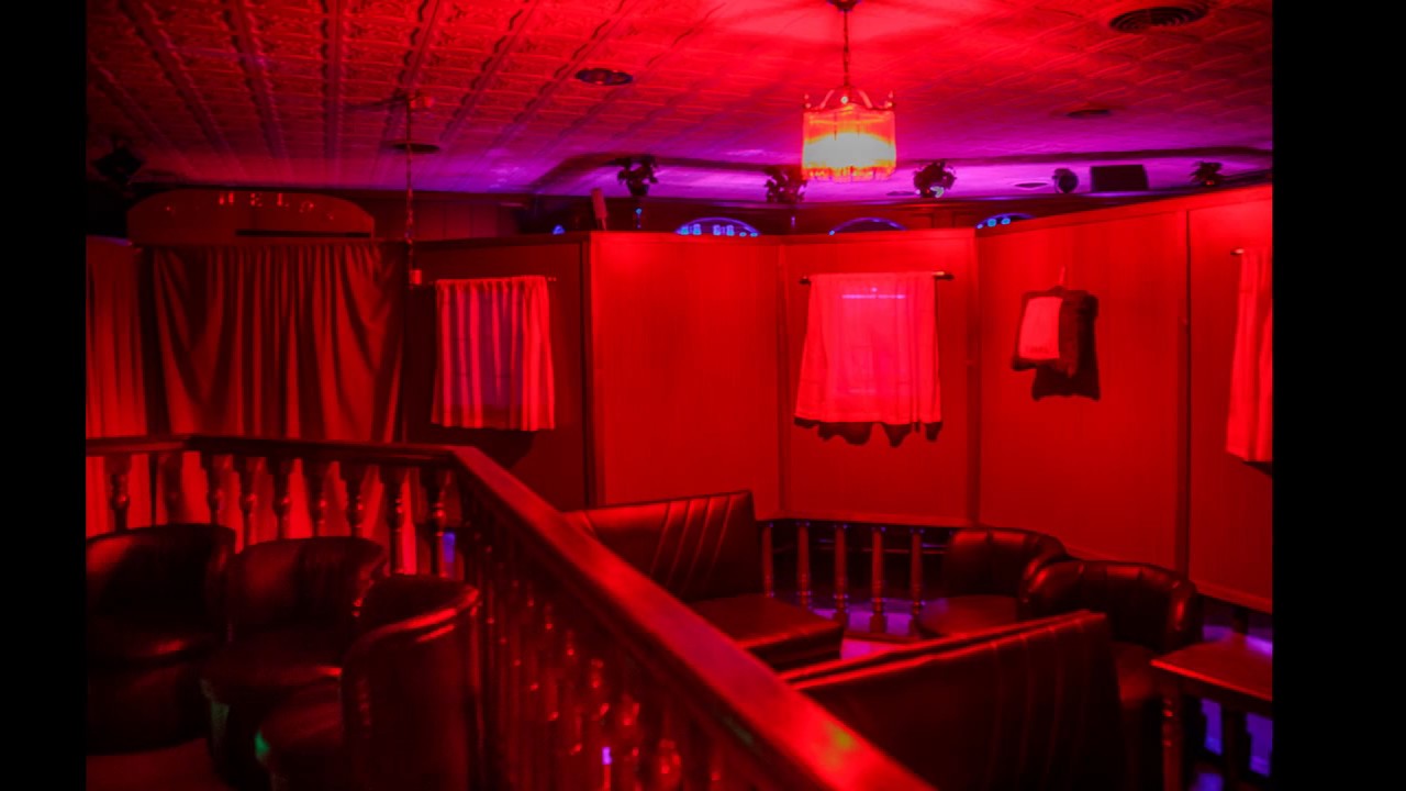 PUB KAMELOT Club liberal de intercambio de parejas en Torremolinos - Málaga