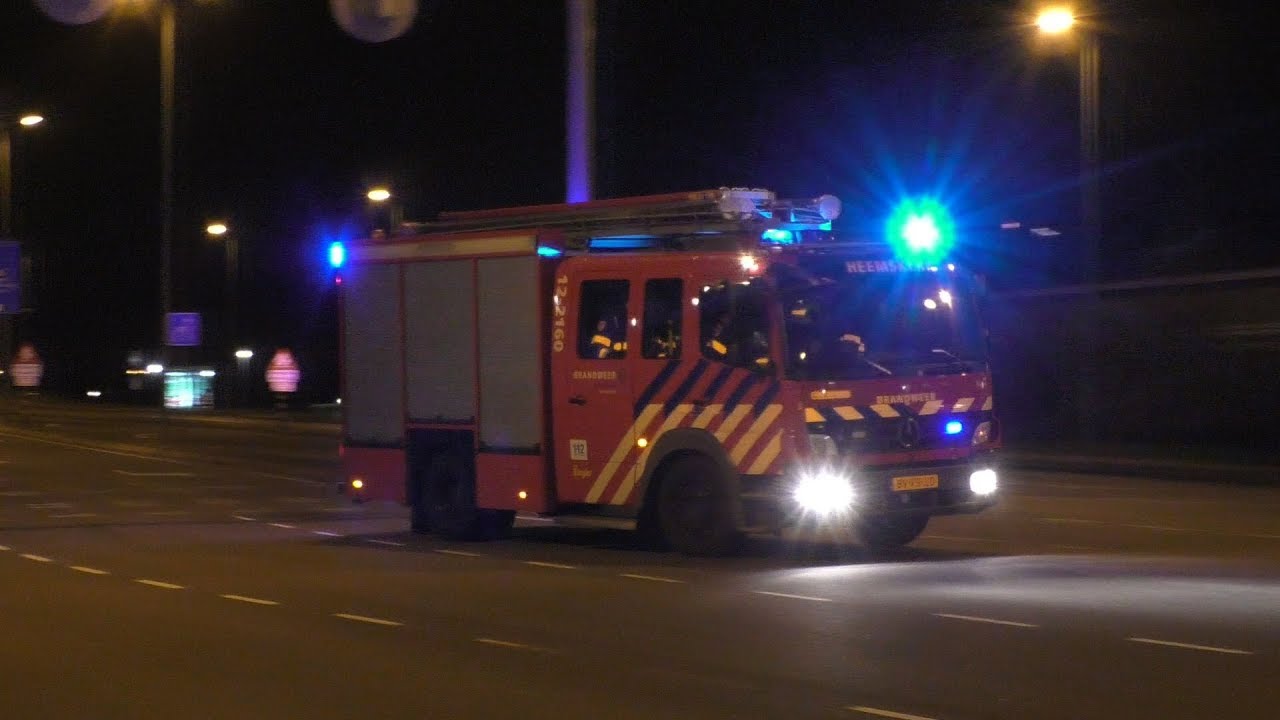 Zeer Grote brand verwoest bedrijfsverzamelgebouw in Alkmaar Oudorp aan de Lorentzstraat 27-03-2019