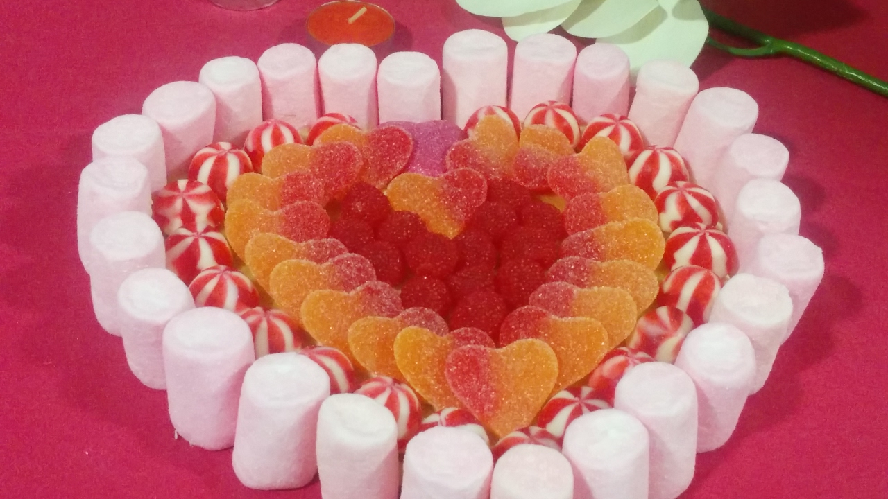 Tarta de gominolas para San Valentin | receta sencilla | 100% comestibles
