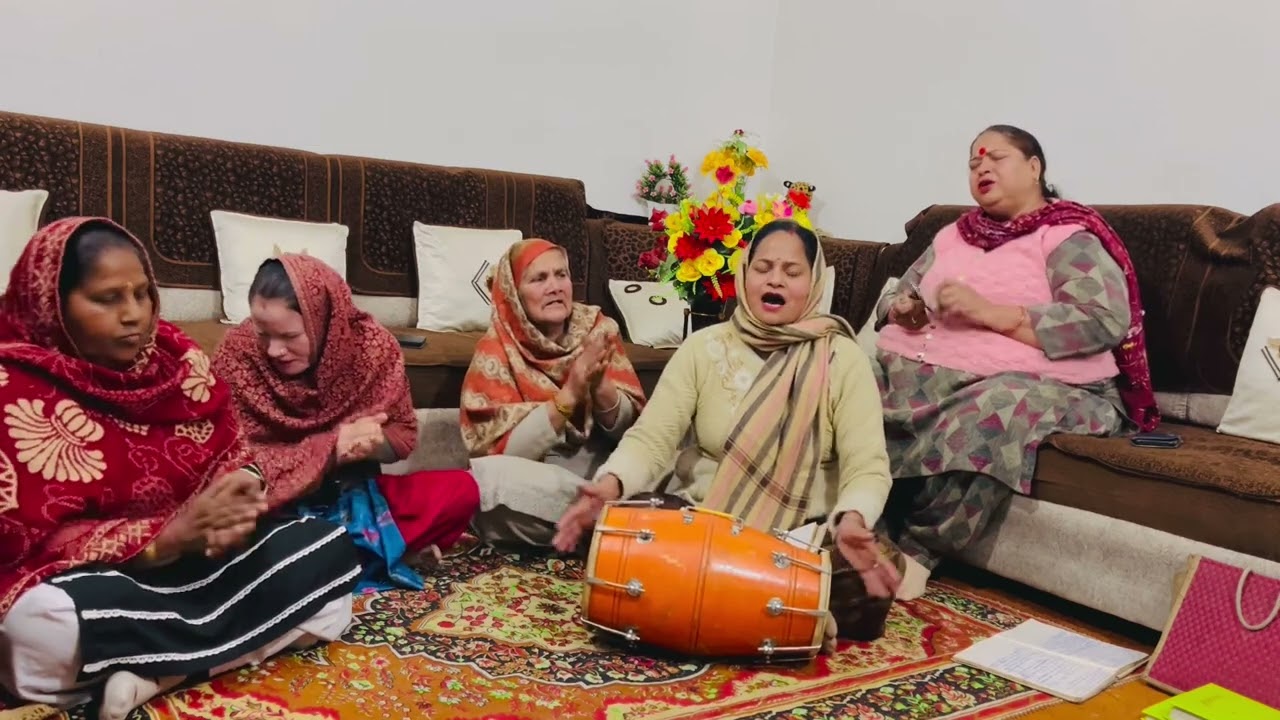 Ghar aye bhagwan🙏🏻#bhajan #bhajankirtan 🙏🏻🙏🏻pls 👍 share comment kro ji🙏🏻