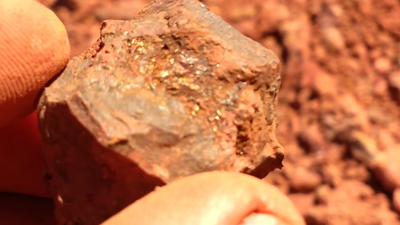 Achando Pedra Com Ouro No Cascalho