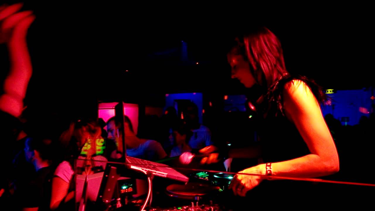 Samantha Mayer en live @ La Villa Discothèque - Guipavas