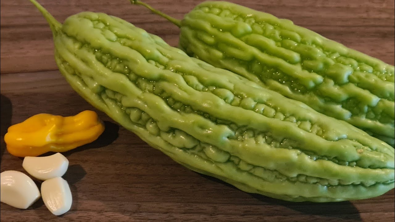 Bittermelon Soproppo karaili gedroogde met garnalen