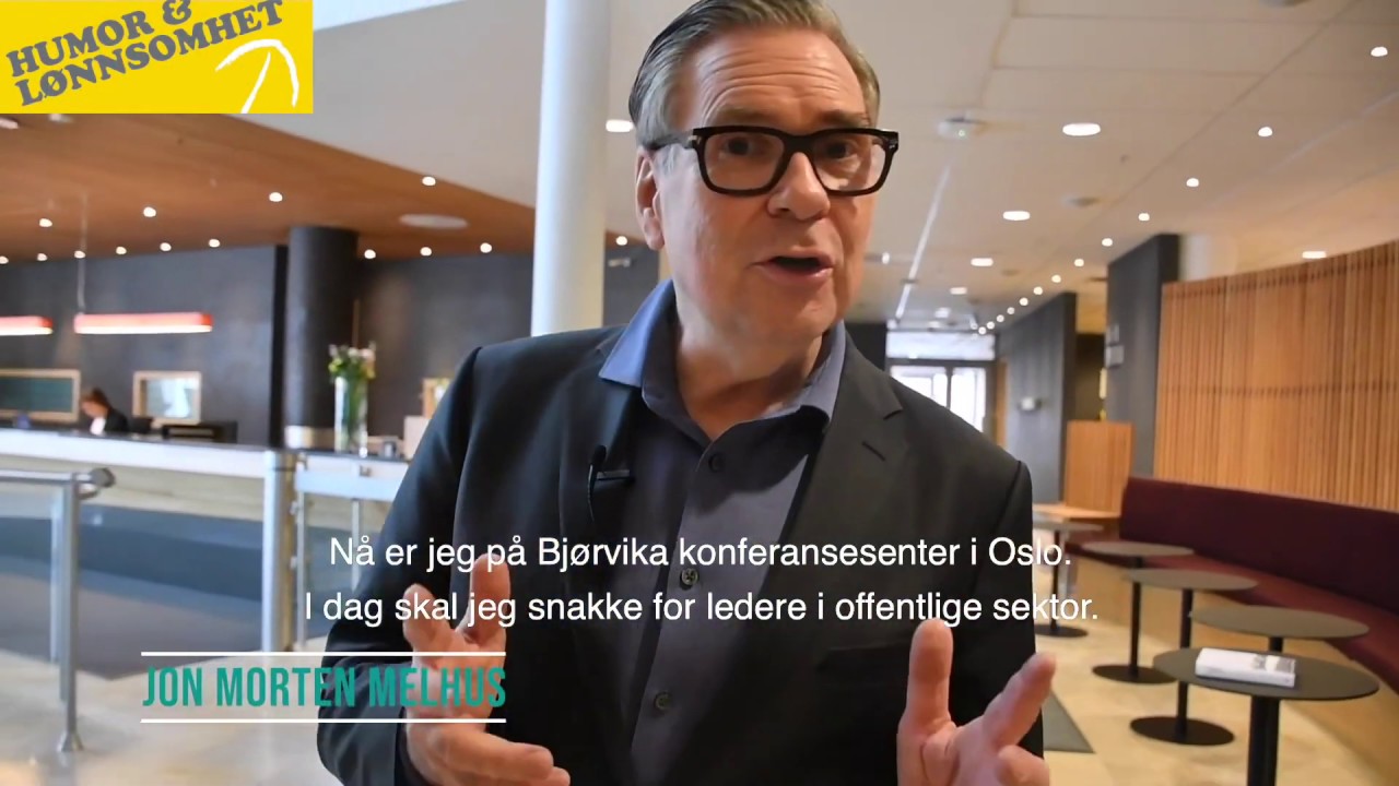 Jon Morten Melhus holder foredrag for ledergruppe og forteller om AMIGO og begeistringsledelse.