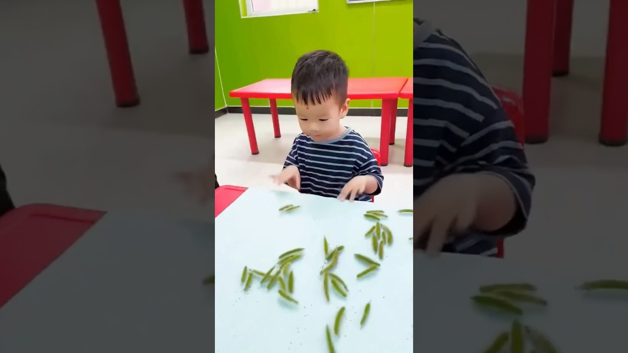 Japanese Teachers Use Fake Insects to Help Kids Overcome Fears 