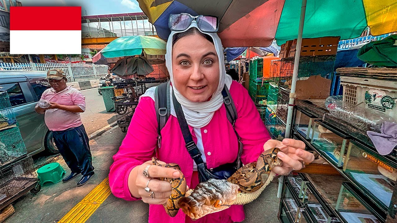 أغرب سوق شعبي يأكلون فيه كل شيء 😱🇮🇩 لن تصدق ما رأيناه
