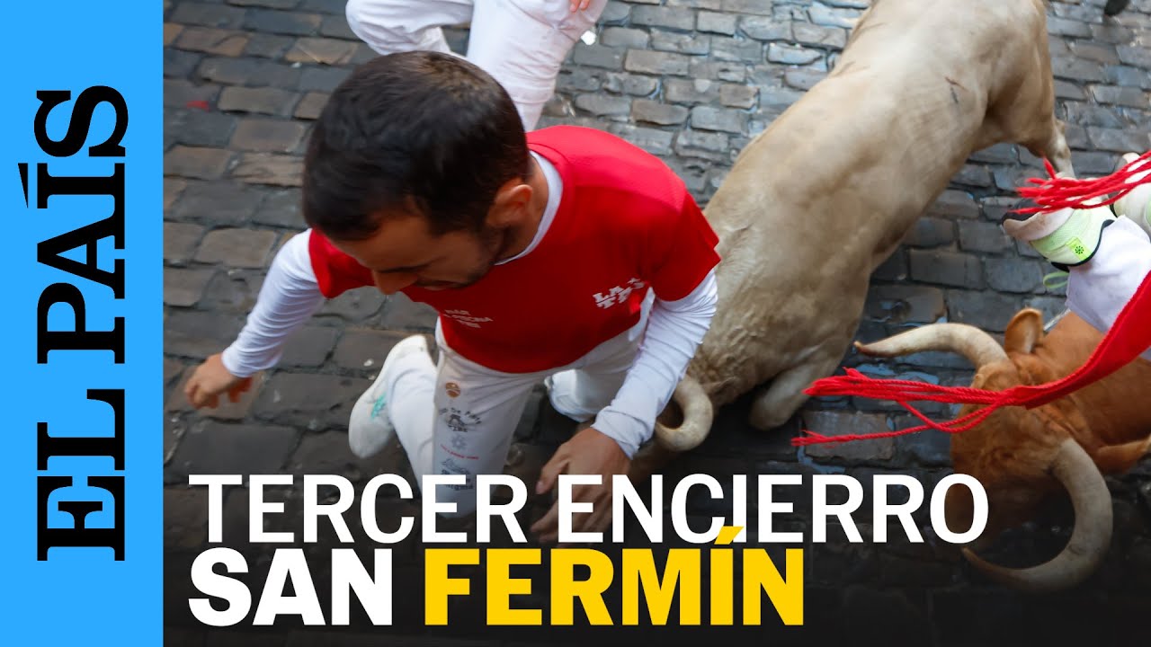 TERCER ENCIERRO DE SAN FERM&Iacute;N: Muy veloz y lleno de ca&iacute;das, atropellos e imprudencias | EL PA&Iacute;S