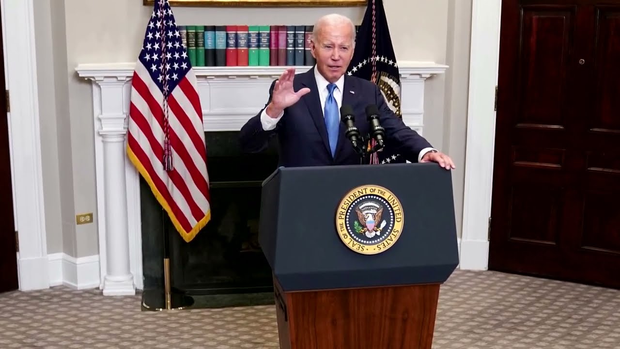 Sidelined on UAW strikes, White House talks economic aid