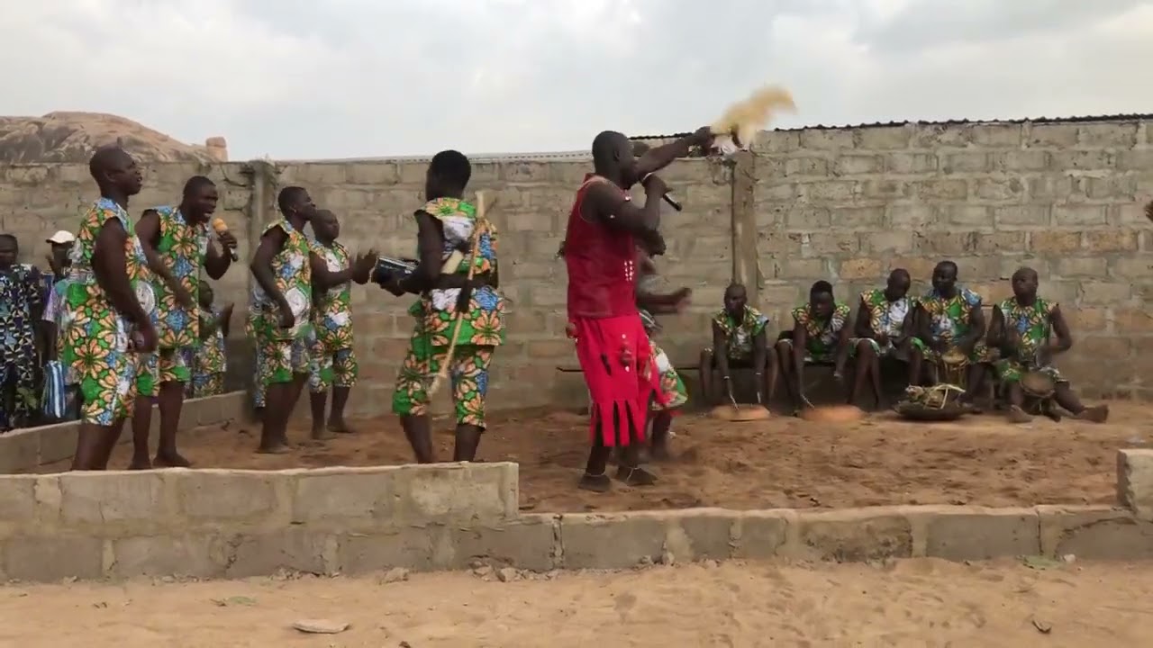 COMAL 2023 la danse kpokpo au dé de fer , originalité pas comme les autres, la danse des chasseurs
