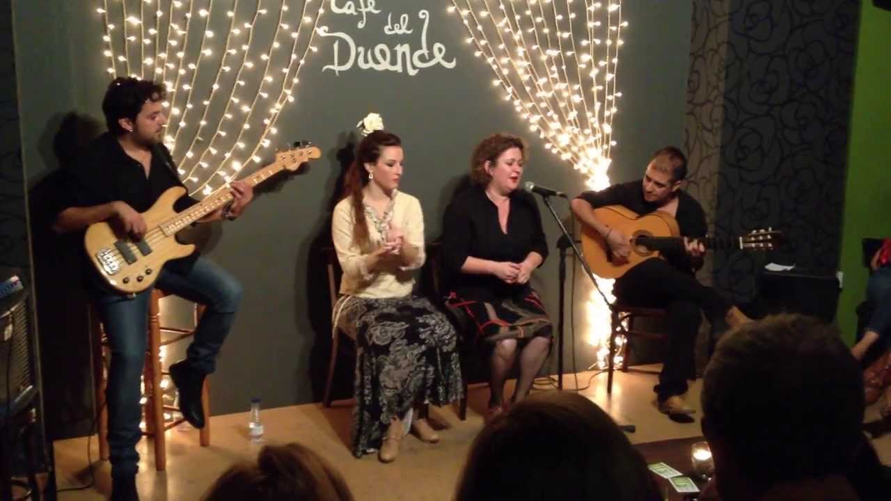 Isabel Julve en el Café El Duende / 