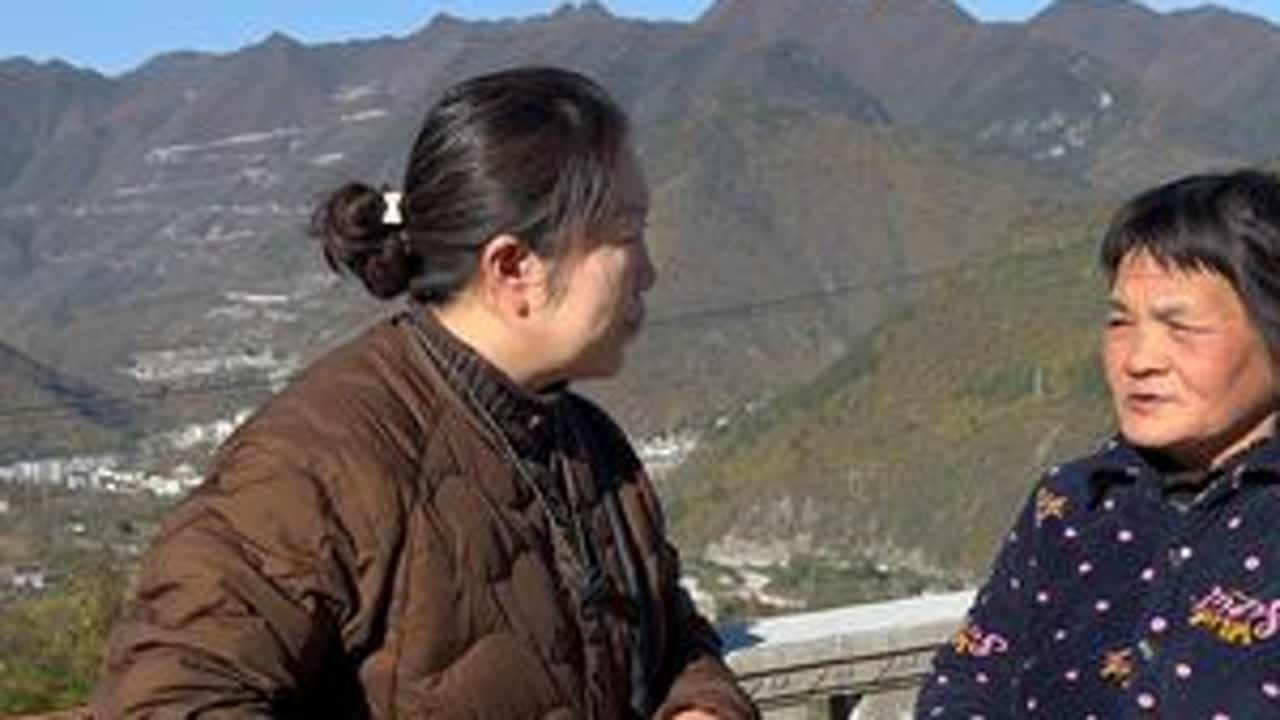 每天在大山里奔波，只盼从大山角落寻得好物。收山货路漫长，心却炽热，虽不知前路风雨几何，但坚信努力付出，总有收获在转角等候，我便只顾风雨兼程。#三农#我的乡村生活#土特产走出大山 #神农架