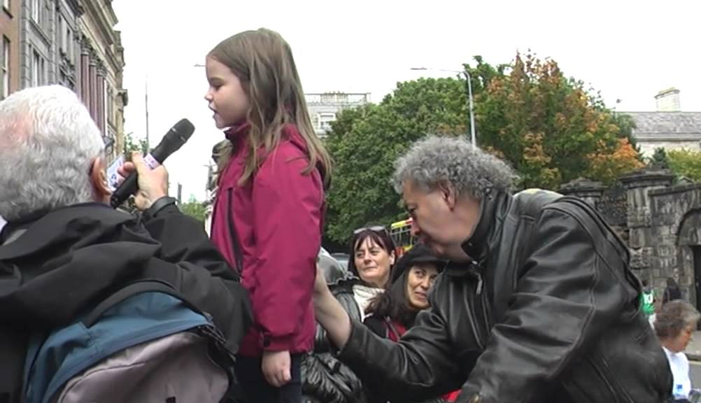 Molly Malone sung by Frank Harte's granddaughter, Siobhán.