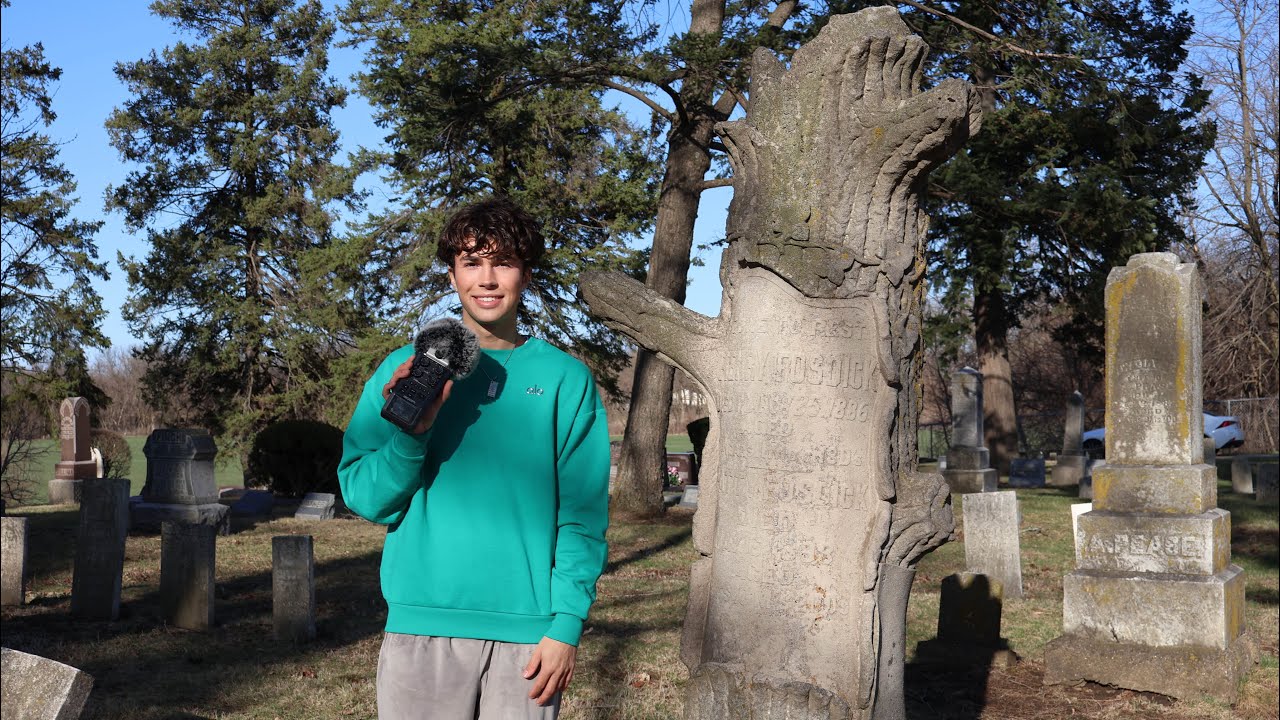 ASMR in the Graveyard 👻