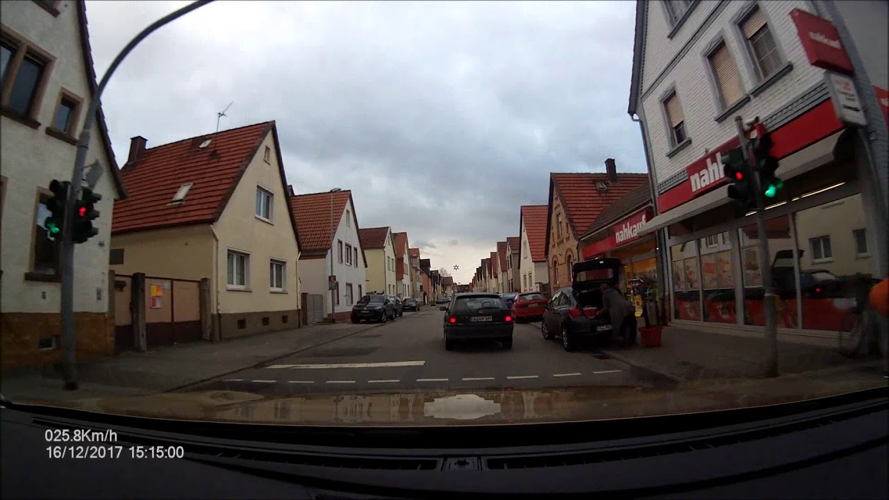 Ortsdurchfahrt im hessischen Ried/GG:  Wallerst&auml;dten (NO rein, West raus)