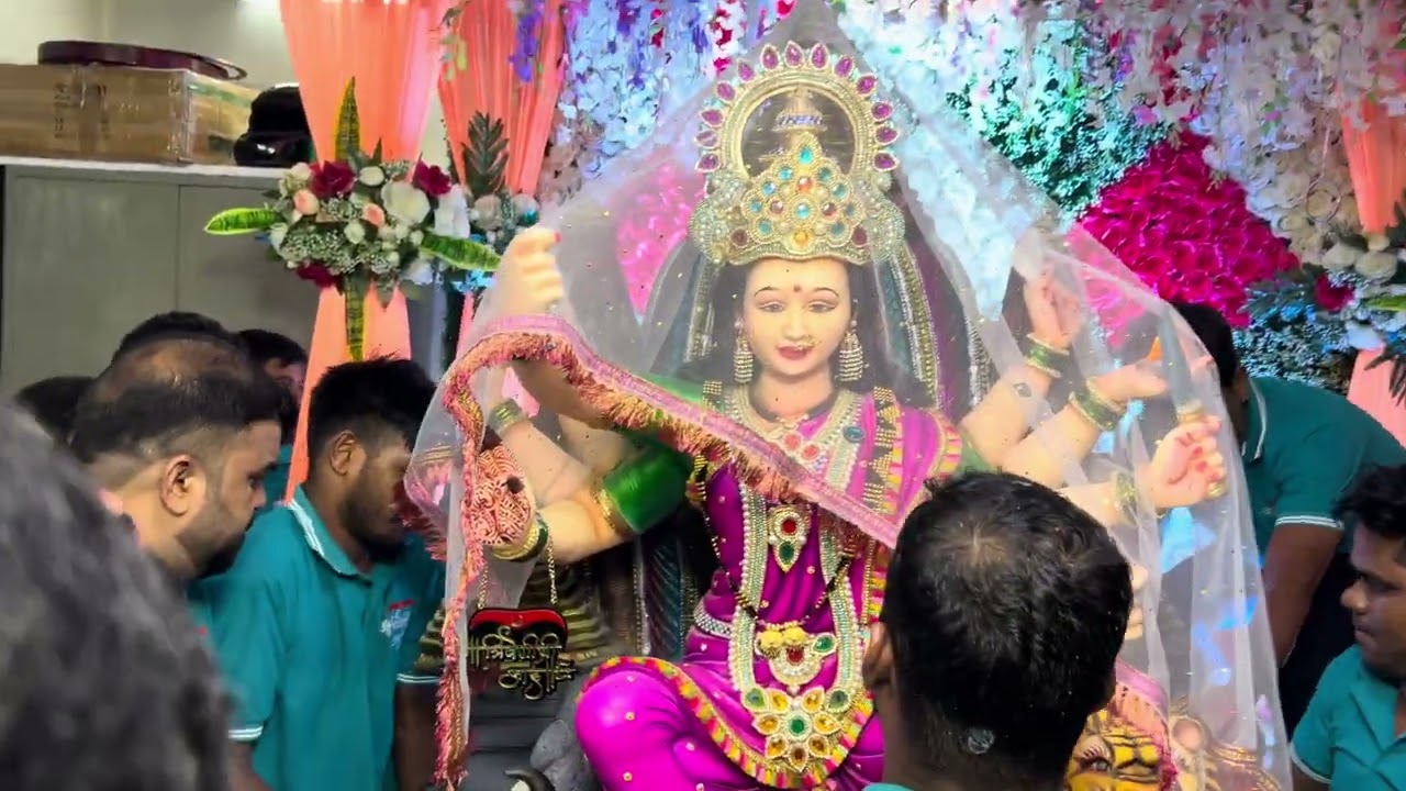 त्रिवेणी ची आई आगमण सोहळा मालाड ईस्ट 