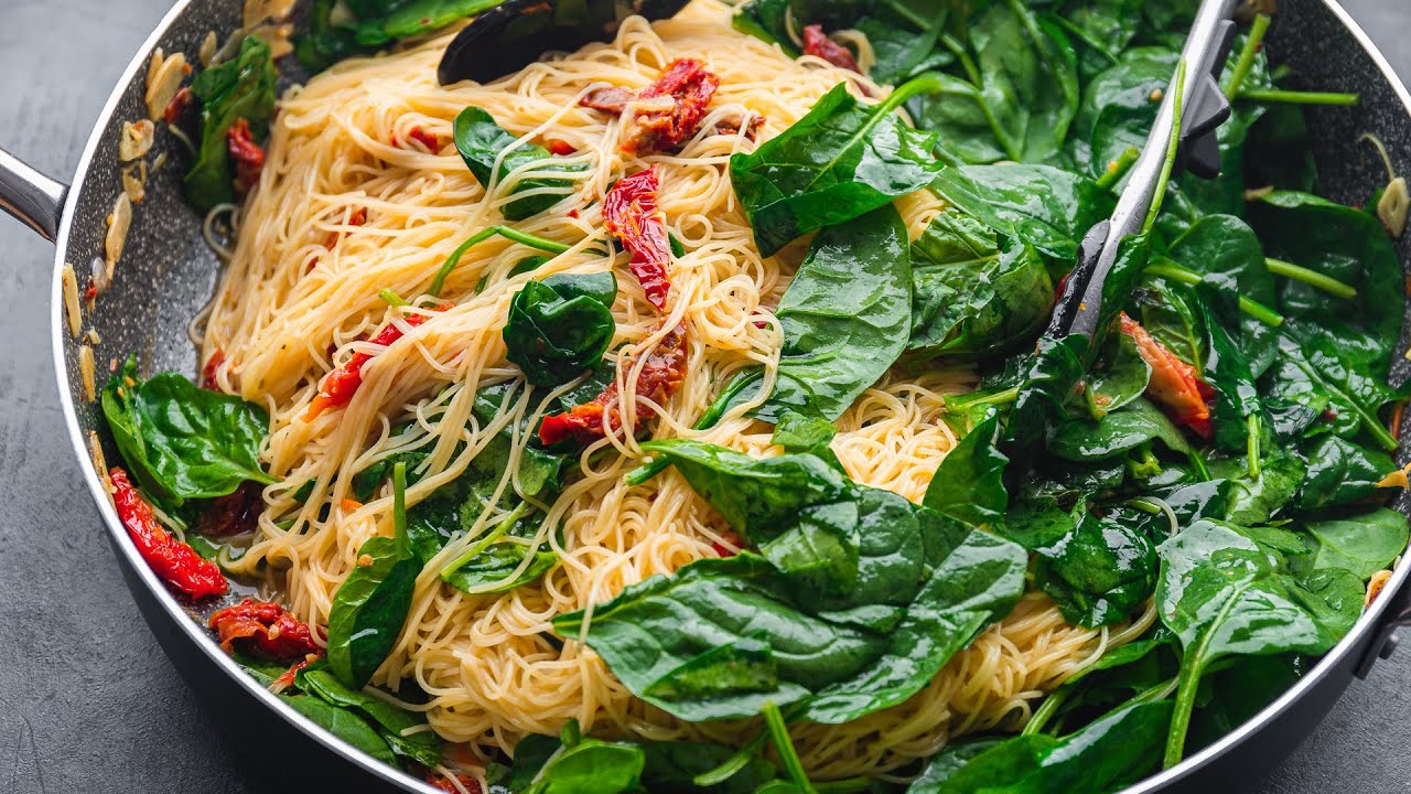 15 Minute Spinach and Sun Dried Tomato Angel Hair