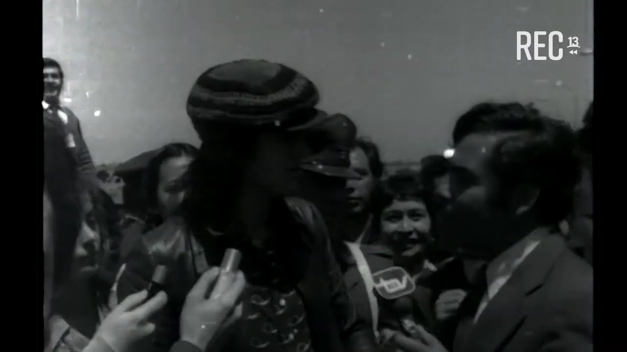 Camilo Sesto en el aeropuerto de Chile (1974)