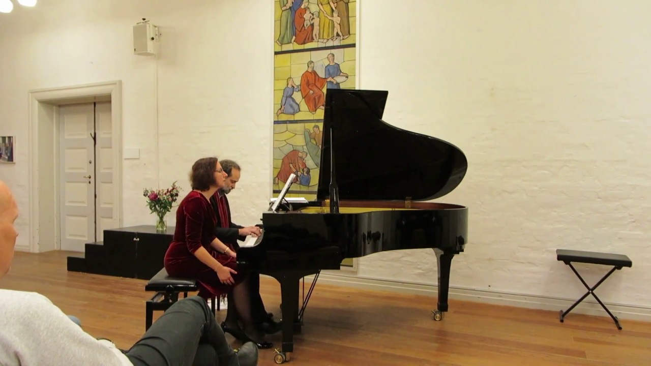 Piano 4 hands: Tengo un tango. Music: Juan María Solare