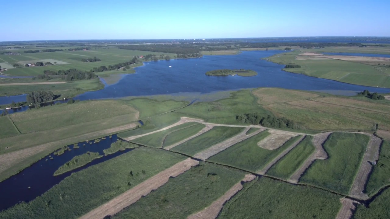 Nationaal Park Weerribben-Wieden. Mi Drone 4K Muggenbeet part 1.